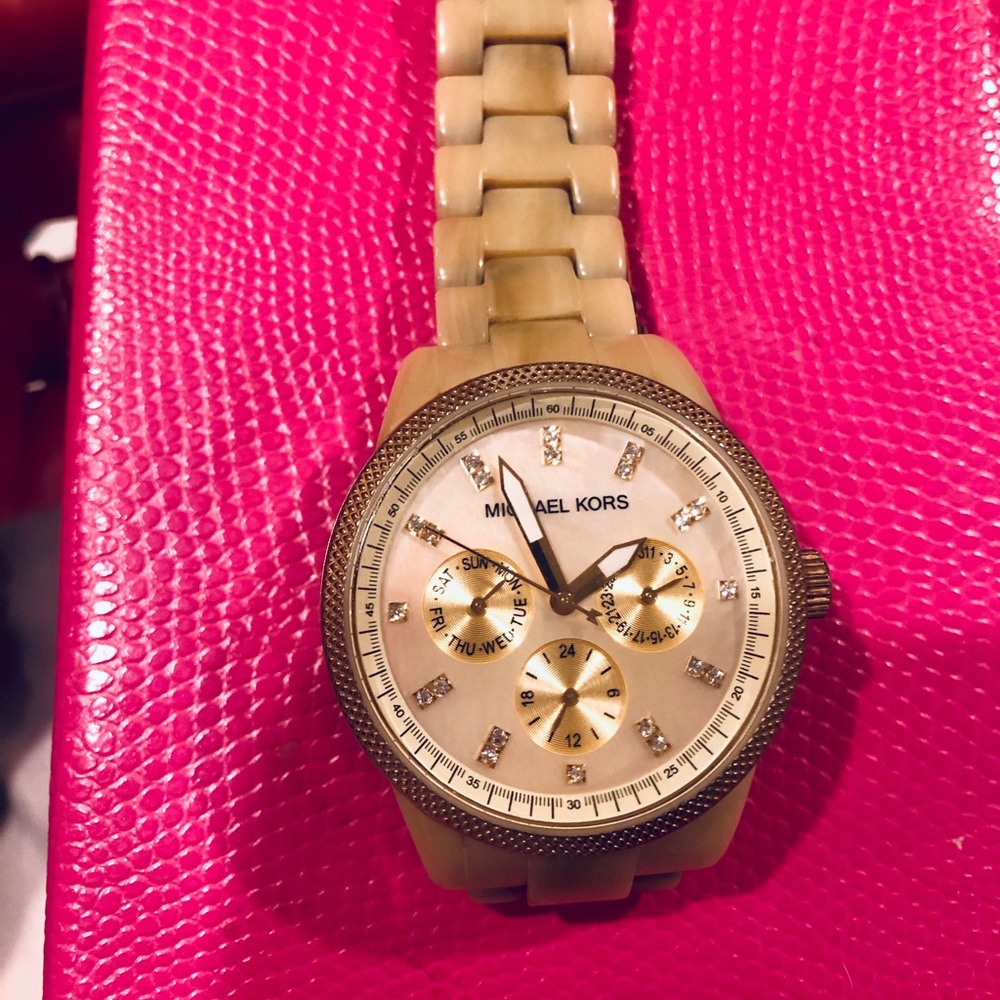 Michael Kors Light Tortoise & Gold Watch